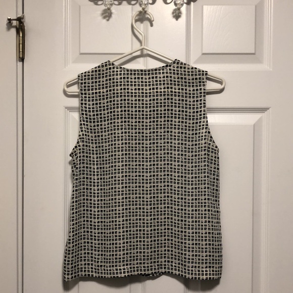 Patterned Blouse - Picture 2 of 3